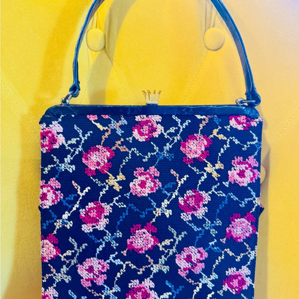 Vintage Needlepoint Cottagecore Purse